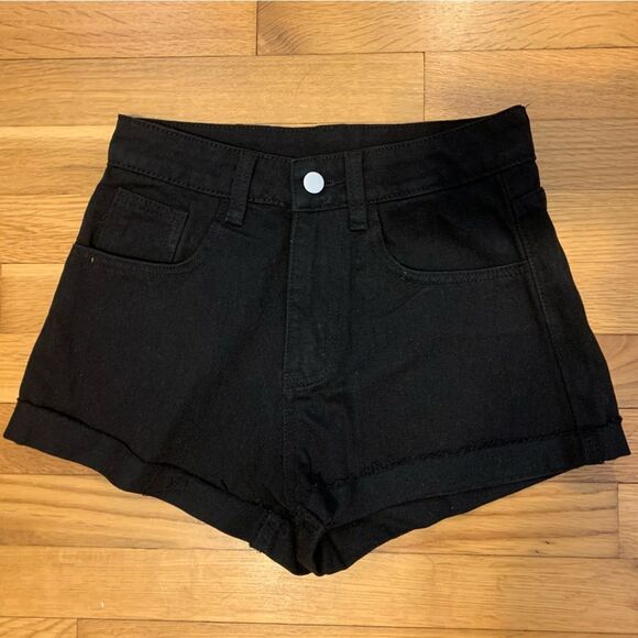 Romwe size XS black butterfly print pockets denim shorts - Picture 2 of 3